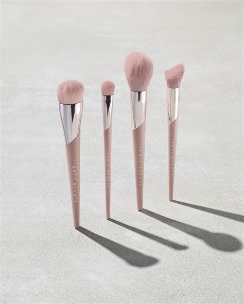 fenty beauty makeup brushes.